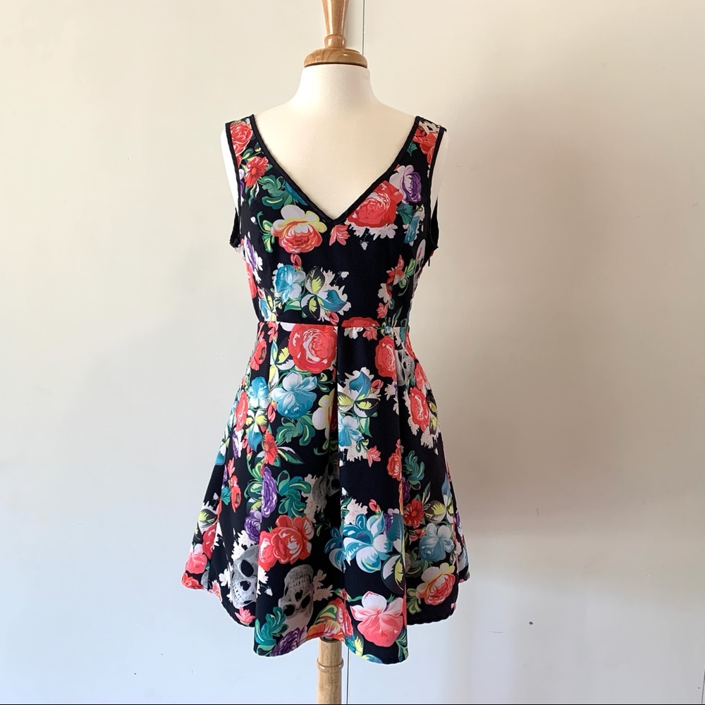 Like new Iron Fist Roaming Hearts fit and flare dress size large